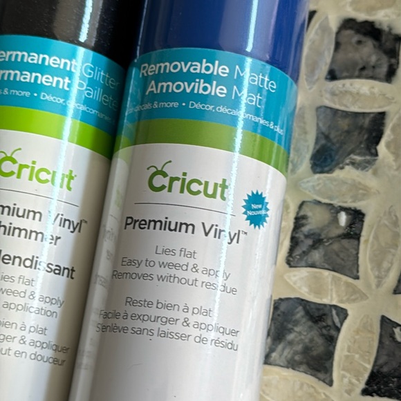 Bundle Cricut Premium Shimmer Black and Vivid Blue Rolls - Picture 4 of 5
